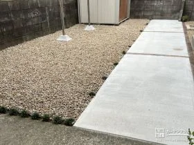錆砂利やレンガで温かみを加えて雑草対策も叶えたリフォーム工事