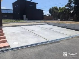 砂利スリットとグレーチングで水はけの良い駐車スペース工事