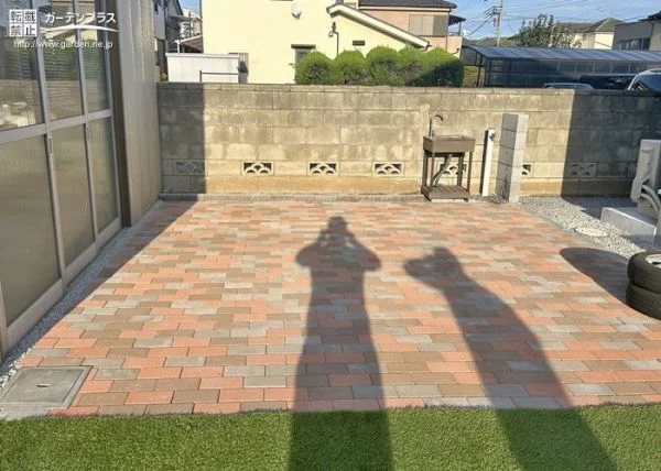 水たまりを気にせずに使えるインターロッキングテラス