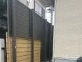 支柱で高さを出した目隠しフェンス