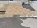 天然石のような風合いを楽しみつつ、毎日の行き来が快適なアプローチ