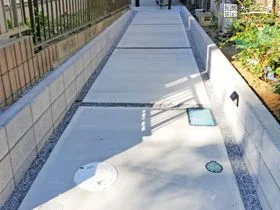 住む人や自転車での行き来が快適なアプローチ[施工後]