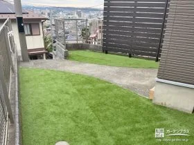 鮮やかな緑が爽やかでナチュラルな外構リフォーム工事