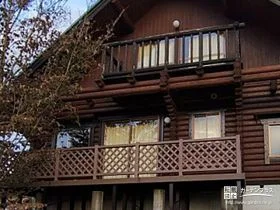 ラティス格子のフェンスが可愛らしいデッキ空間のリフォーム工事