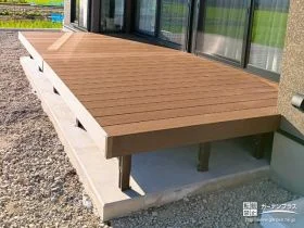 お手入れが楽でいつも綺麗なウッドデッキと駐車スペースの工事