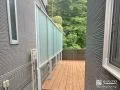 ポリカーボネート性で採光性の高い目隠しフェンス