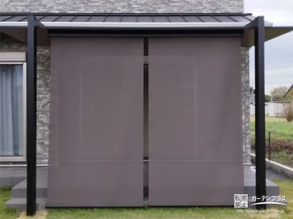 テラス屋根とシェードを取り付け快適なデッキ空間を演出した工事