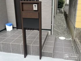 モダンでスタイリッシュな機能門柱[施工後]