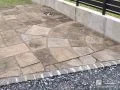可愛らしいアクセントなるピンコロ石