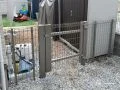 圧迫感の無いメッシュタイプのフェンスと門扉