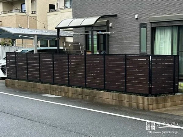 生垣をフェンスに替えてローメンテナンス化した敷地境界工事
