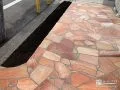 乱形石貼りの前庭がお住まいに一層高級感を与えるリフォーム工事
