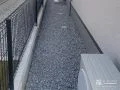 犬走りの雑草・ぬかるみ対策