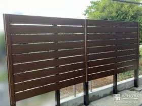 3か所それぞれに最適な高さで取り付けた目隠しフェンス設置工事