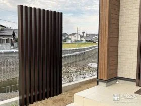 程よく視線をカットするスタイリッシュな格子材[施工後]