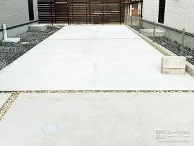 土のままだったお庭を快適な駐車スペースへ生まれ変わらせた工事