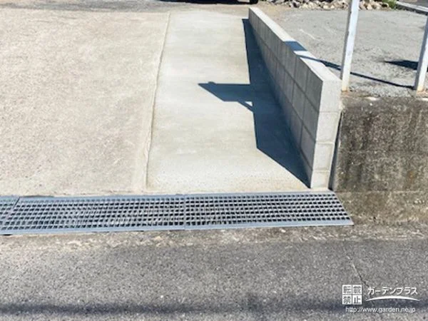 駐車スペースを入り口の拡張と砕石敷設でより快適にした工事