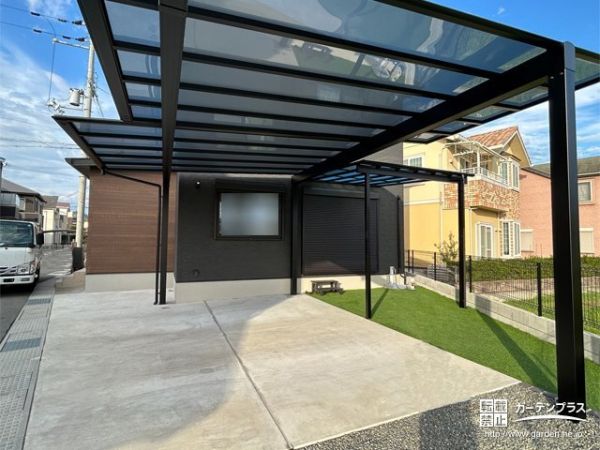 カーポートとテラス屋根を組合わせて設置し変形地に対応した工事 (No.24143) / 駐車スペースの施工例 | 外構工事のガーデンプラス