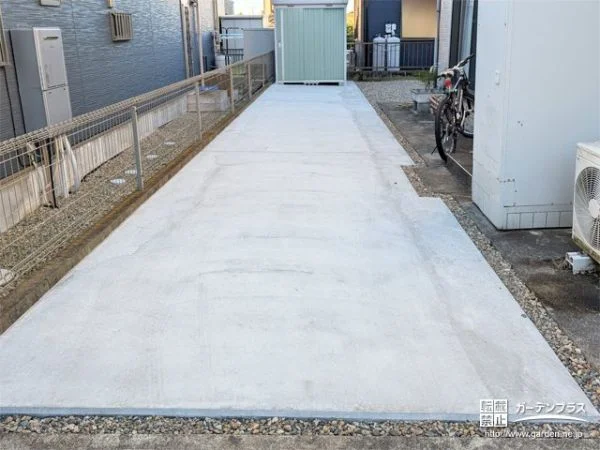 コンクリートと砂利でお庭全体の雑草・ぬかるみ対策をした工事