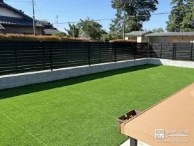 スタイリッシュなフェンスやバイク保管庫を設置したお庭周り工事
