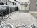 前庭を整地して雑草対策を施し快適な駐輪スペースも設けた工事