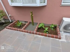 立水栓を組み込んだ温かな印象の花壇[施工後]