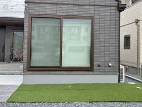 基礎周りも綺麗に保つ人工芝[施工後]