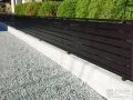 敷地境界のスリット入り目隠しフェンス