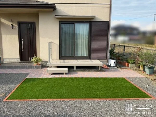 デッキと人工芝が心地良く憩いの空間を提供するリフォーム工事