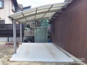 土間コンクリート打設で快適な駐車スペース[施工後]