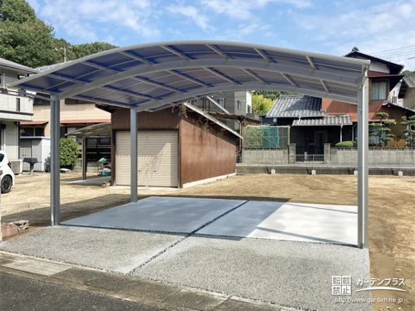 カーポートと足元へのコンクリート施工で快適な駐車スペース工事