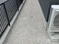 犬走りの雑草とぬかるみ対策
