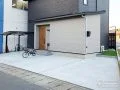 駐車スペースから犬走りまでコンクリートを打ち清潔に保てる工事