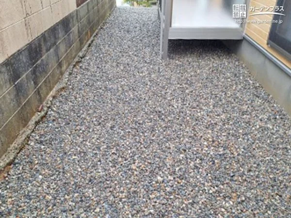 草むしりの手間がなくなりコスト面に配慮したリフォーム工事