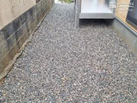 草むしりの手間がなくなりコスト面に配慮したリフォーム工事