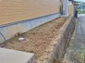 【施工前】雑草が気になっていた犬走り