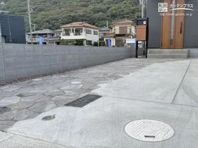 お住まいの雰囲気に調和するモダンなアプローチ[施工後]