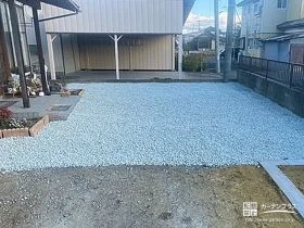凸凹をなくし雑草や水たまりの発生も防止したお庭の整備工事