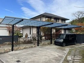 縦連棟タイプで細長い敷地を有効活用できるカーポートの設置工事