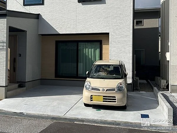 No.24292 砂利敷きの駐車スペースにコンクリートを打設し快適にした工事[施工後]
