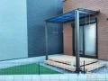 主庭と裏庭の2か所にテラス屋根とウッドデッキを取り付けた工事