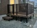独立した空間を作り出すウッドデッキ