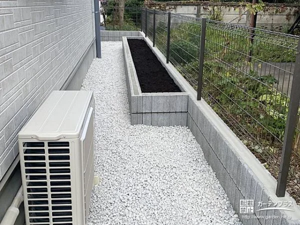 No.24313 犬走りに家庭菜園をお楽しみいただけるスペースを設けた工事[施工後]