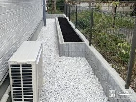 犬走りに家庭菜園をお楽しみいただけるスペースを設けた工事