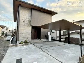 夜間のライン照明がスタイリッシュなカーポート[施工後]