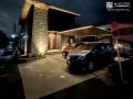 夜間のライトアップが非常に美しい和モダン新築外構
