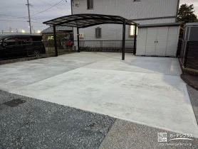 駐車スペースと玄関前で仕上げを変えたコンクリート打設工事