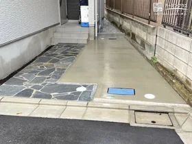 バイクや自転車なども置いていただけるアプローチの拡張工事