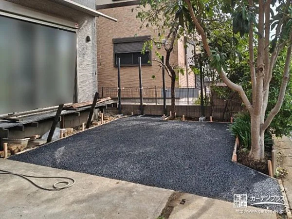透水性コンクリート舗装で水はけ良く快適な空間を作ったお庭工事