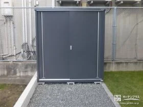 シンプルな物置とサイクルポートが日常生活をより便利にする工事